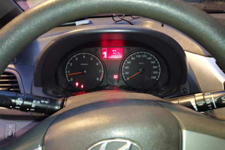Used Hyundai Verna (older generation) 2014 1.4L Manual Smart GLS Trim Instrument Cluster