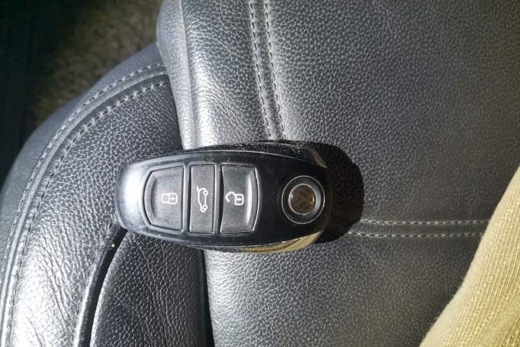 Used Volkswagen Touareg 2011 3.0 TSI Standard Version
