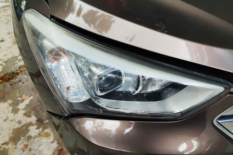 Used Hyundai Santa Fe 2013 2.4L Automatic Two-Wheel Drive Smart Version