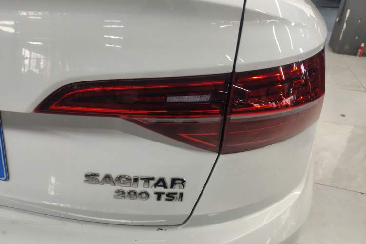 Used Volkswagen Sagitar 2019 280TSI DSG Comfort Version China VI Standard Right Rear Taillight