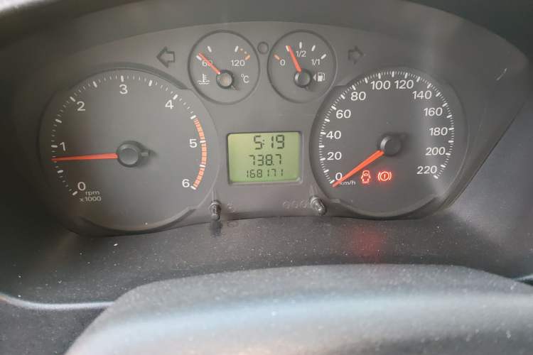 Used Ford Transit Custom 2013 2.4T Diesel Economical Logistics Vehicle Short Wheelbase Mid-Roof China III Standard