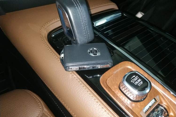 Used Volvo S90 New Energy 2021 T8 eDrive Hybrid Zhiyi Luxury Edition Vehicle Key