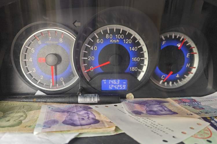 Used Suzuki Wagon R X5 2013 Cruise Edition 1.4L VVT Luxury Model China V Standard Instrument Cluster