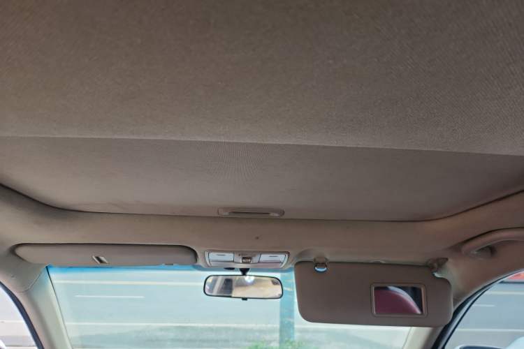 Used Kia K2 2012 Hatchback 1.4L MT Cool Edition Commemorative Model