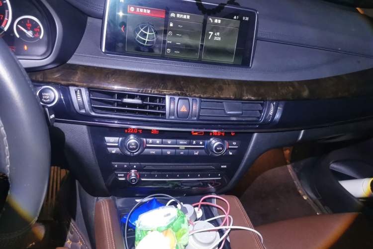 Used BMW X6 2017 xDrive28i Audio And AC Panel