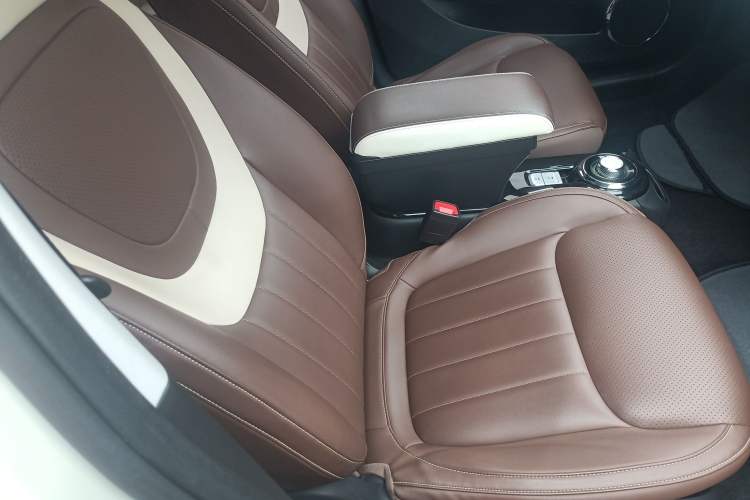 Used Wuling Bingo 2023 410 km Lingxi Deluxe Edition Right Front Seat