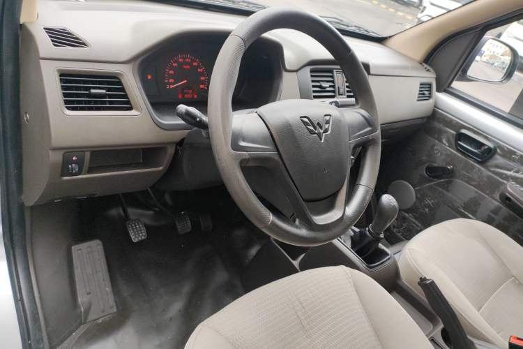 Used Wuling Rongguang S 2021 1.2L Base Model Window-Sealed 2-Seat LSI Car
