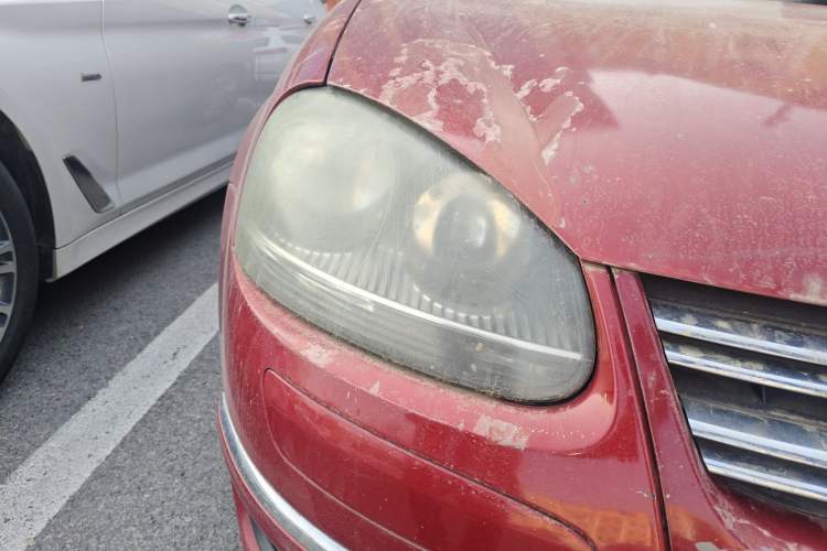 Used Volkswagen Sagitar 2011 1.6L Automatic Comfort Edition Right Front Headlight