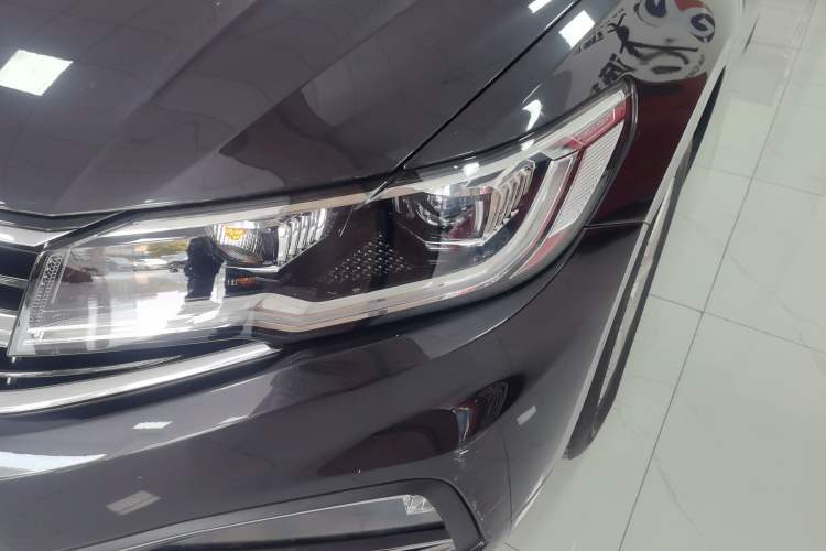 Used Volkswagen Bora 2021 1.5L Automatic Comfort Smart Connect Edition Left Front Headlight