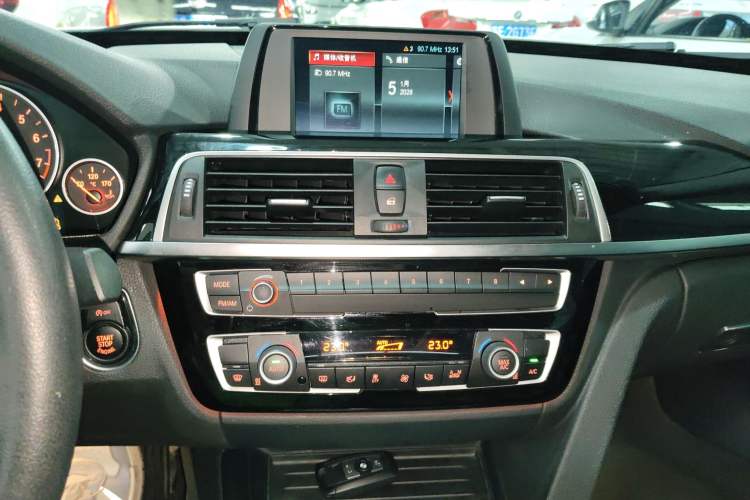 Used BMW 3 Series GT 2018 320i Sport Edition
