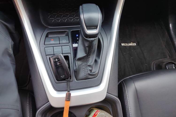 Used Toyota Wildlander 2023 2.0L CVT Two-Wheel Drive Luxury PLUS Edition
