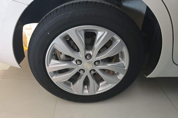 Used Buick GT 2021 Revised Version Flagship 1.5L Automatic Elite Edition Right Rear Wheel Hub