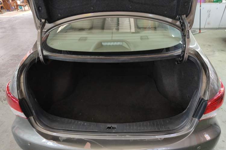 Used Nissan Sylphy 2018 Classic 1.6XE CVT Comfort Edition Trunk