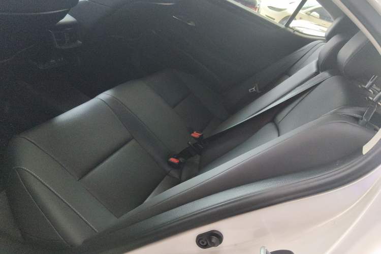 Used Lexus ES 2020 260 Excellence Edition Left Rear Seat