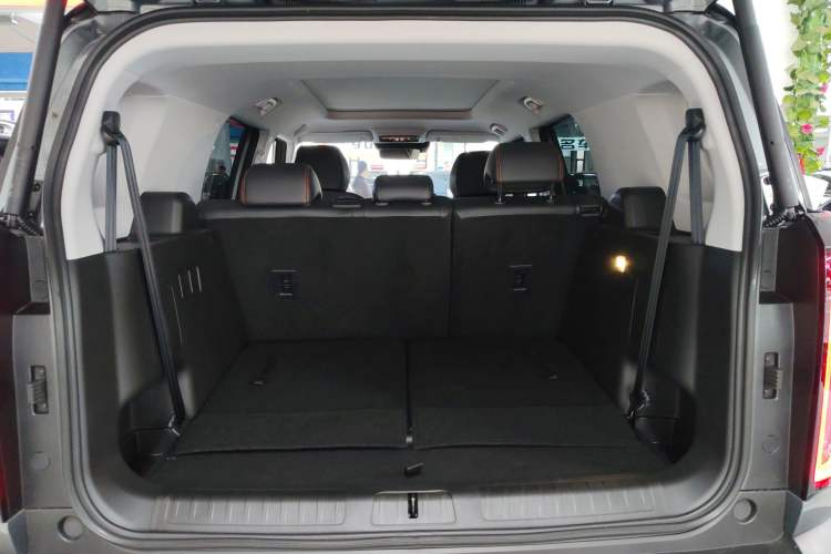 Used BAIC Off-Road BJ30 2026 Model Traveler 1.5T DCT Two-Wheel Drive Seven-Seat Version
