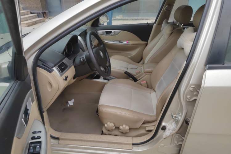 Used Buick Excelle 2013 1.5L Automatic Classic Model
