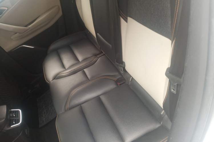 Used Lynk & Co 06 EM-P 2022 PHEV 84 km Range Pro Version Left Rear Seat