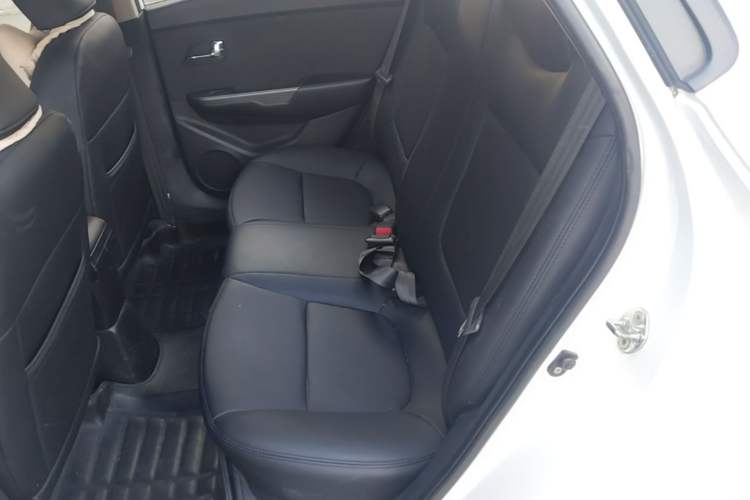 Used Kia K2 2012 Sedan 1.4L MT GLS Commemorative Edition
