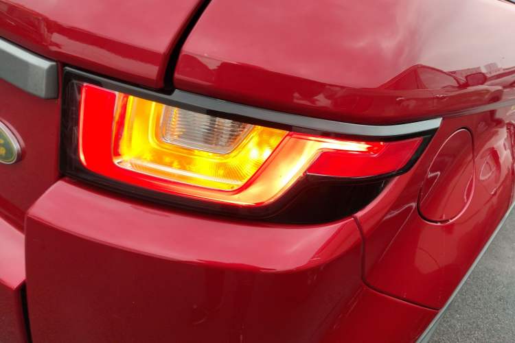 Used Land Rover Range Evoque 2016 2.0T SE Smart Glow Edition
