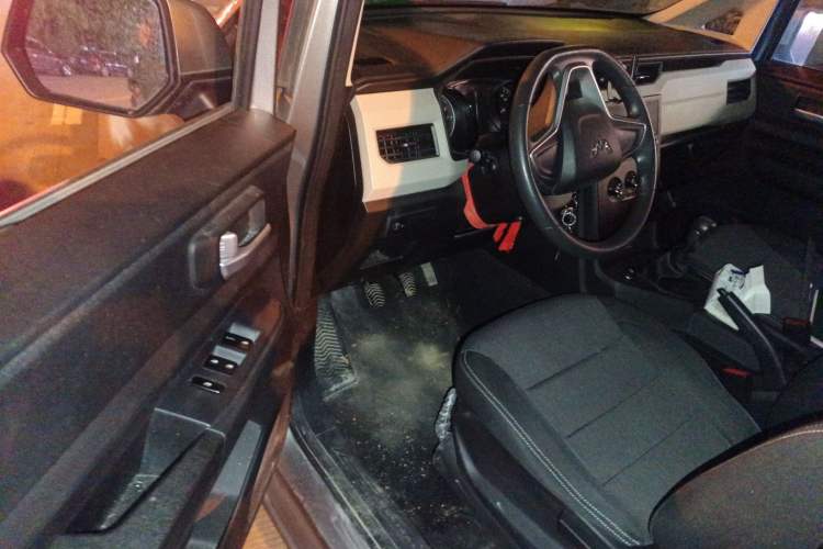 Used Wuling Hongguang PLUS 2019 1.5T Manual Comfort Version 7 Seats