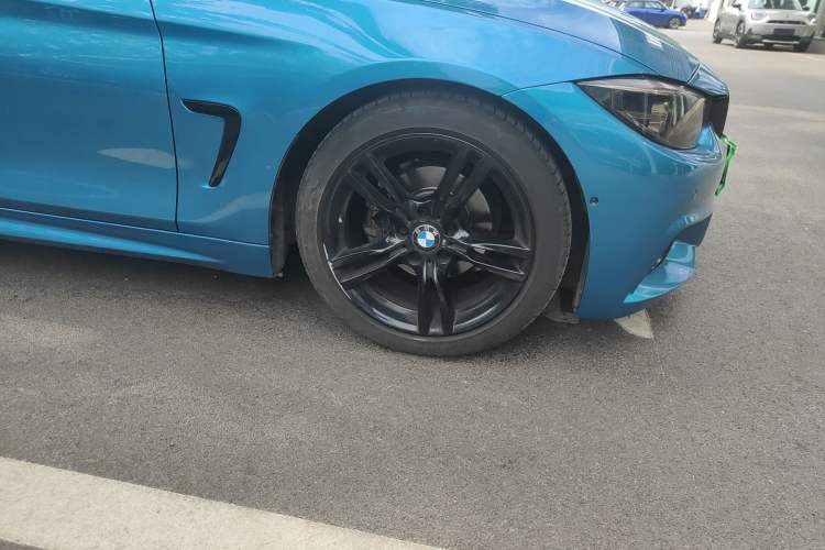 Used BMW 4 Series 2017 425i Gran Coupe Luxury M Sport Package Right Front Wheel Hub