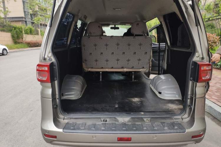 Used FORTHING Lingzhi 2022 M5 1.6L Practical Model 5 Seats