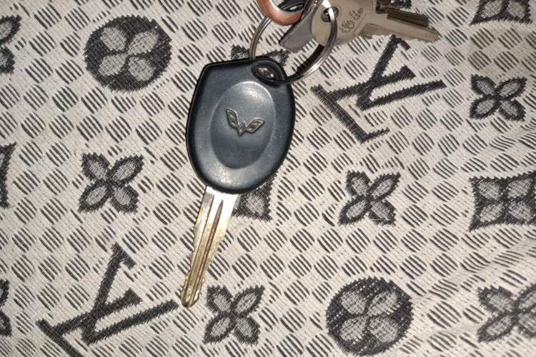 Used Wuling Rongguang 2011 1.2L Base Version
