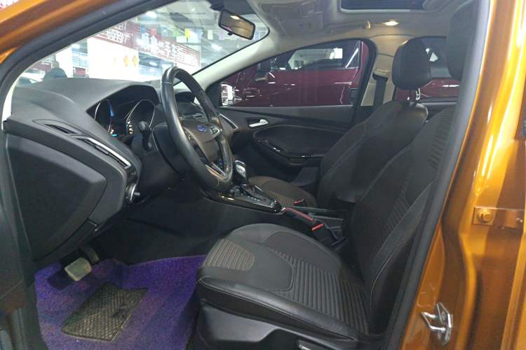 Used Ford Focus 2015 Hatchback 1.6L Automatic Fashion Edition Left Front Seat