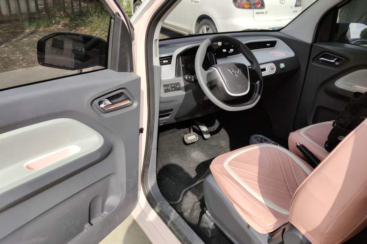 Used Wuling Hongguang MINIEV 2022 Macaron Premium Model – Lithium Iron Phosphate