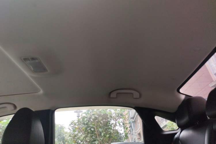 Used Venucia D60 2019 100 000 Honor 1.6L XL CVT Chenku Edition China VI Standard Headliner