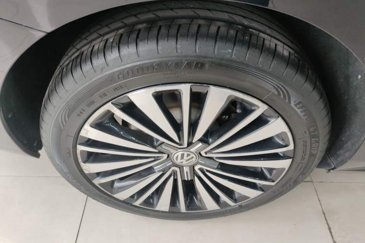 Used Volkswagen Passat 2019 330TSI Luxury Edition China VI Standard
