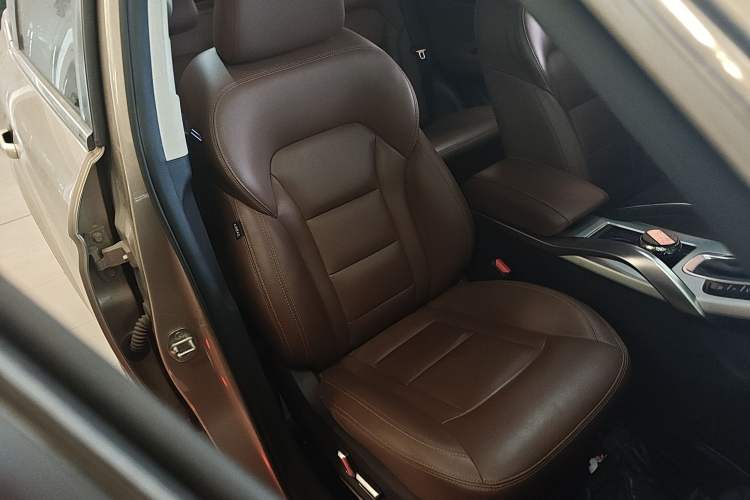 Used Geely Auto Emgrand X7 Sport 2016 1.8TD Automatic All-Wheel-Drive ZhiZun Edition