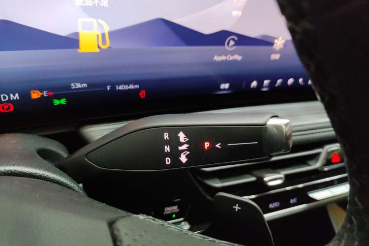 Used Buick LaCrosse 2024 28T Luxury Edition Gear Lever