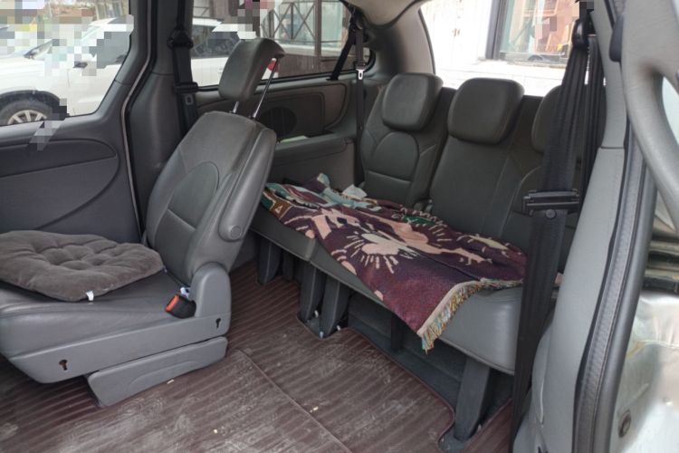 Used Chrysler Grand Voyager  Left Rear Seat