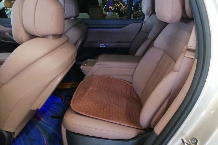 Used Nio ES8 2024 100kWh Signature Edition
