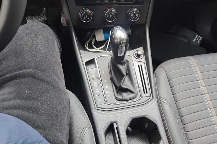 Used Volkswagen Lavida 2019 280TSI DSG Comfort Edition China VI standard Gear Lever