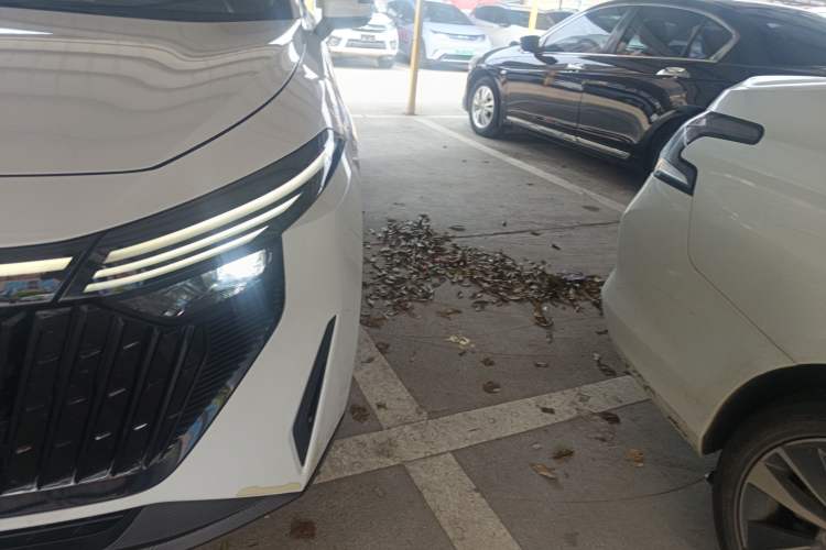 Used Venucia V DD-i 2023 110 km iE Version Left Front Headlight