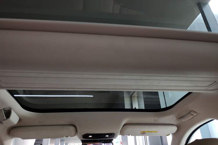 Used Hima AITO M8 2025 Extended-Range Ultra Version 53.4 kWh 6-Seater Edition Headliner