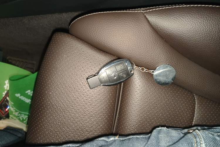 Used Mercedes-Benz GLC 2017 GLC 260 4MATIC Luxury Model Interior 1