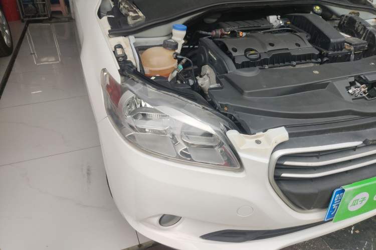 Used Peugeot 301 2016 1.6L Automatic Comfort Edition Right Front Headlight