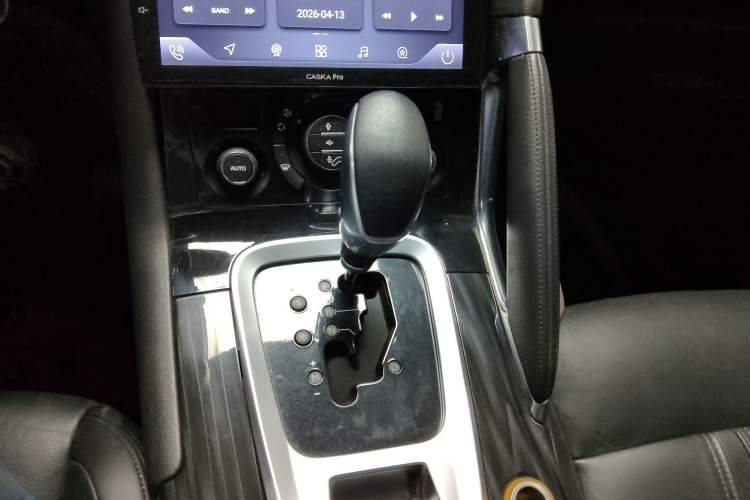 Used Peugeot 3008 2013 2.0L Automatic Trend Edition Gear Lever