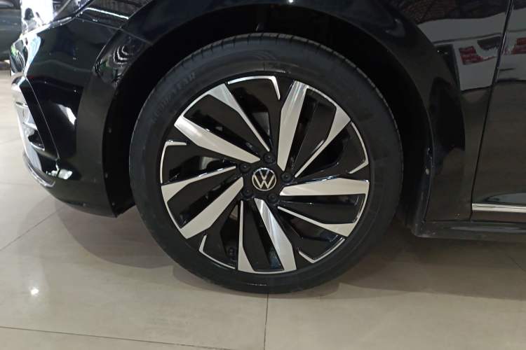 Used Volkswagen Passat 2023 330TSI Luxury Edition
