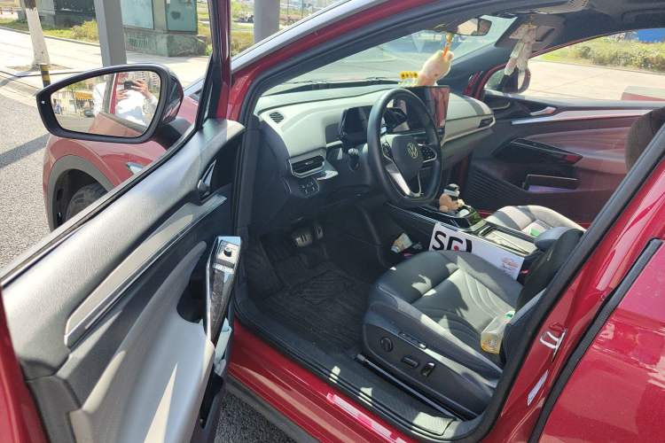 Used Volkswagen ID.4 CROZZ 2022 Long-Range PRO Edition Driver Seat