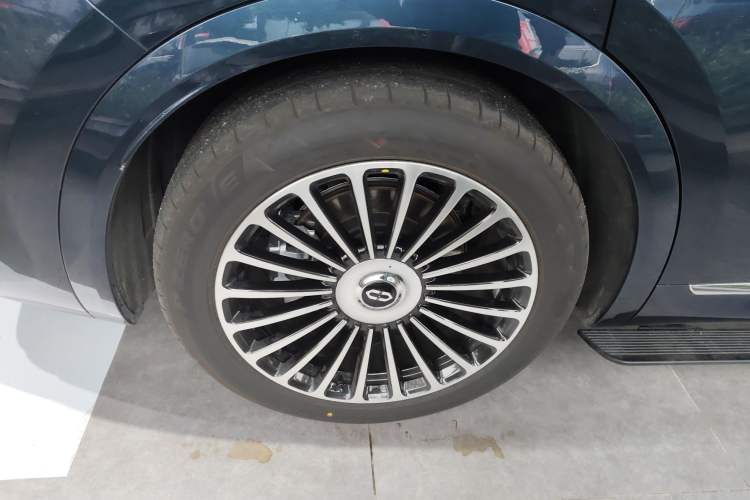 Used Hima AITO M8 2025 Model, Pure Electric Max+ Five-Seat All-Wheel-Drive Version
