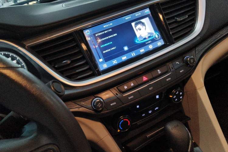 Used Buick GT 2019 15T Dual-Clutch Advanced Version China VI Standard Audio And AC Panel