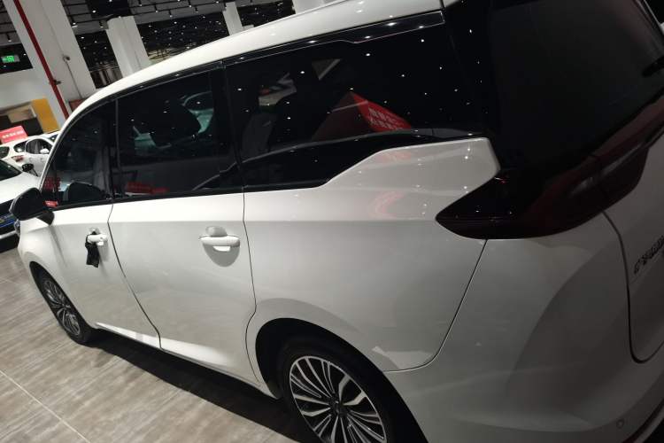 Used GAC Trumpchi M6 2021 270T DCT Luxury Edition (7-seater)