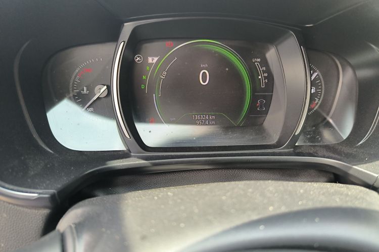 Used Renault Koleos 2018 2.0L Two-Wheel-Drive Luxury Edition Odometer Close Up