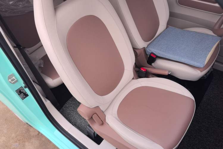 Used Bestune Pony 2026 222km Colorful Horse Right Front Seat