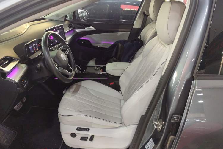 Used Volkswagen ID.6 X 2021 Prime Smart Four-Wheel Drive Edition Left Front Seat