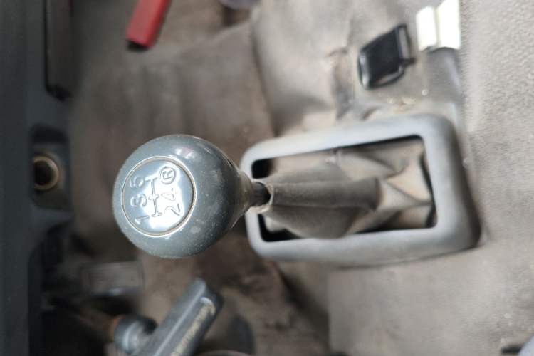 Used Jinbei Hiace 2014 2.0L 5th Generation Kuaiyunwang Business Version 4G21B
